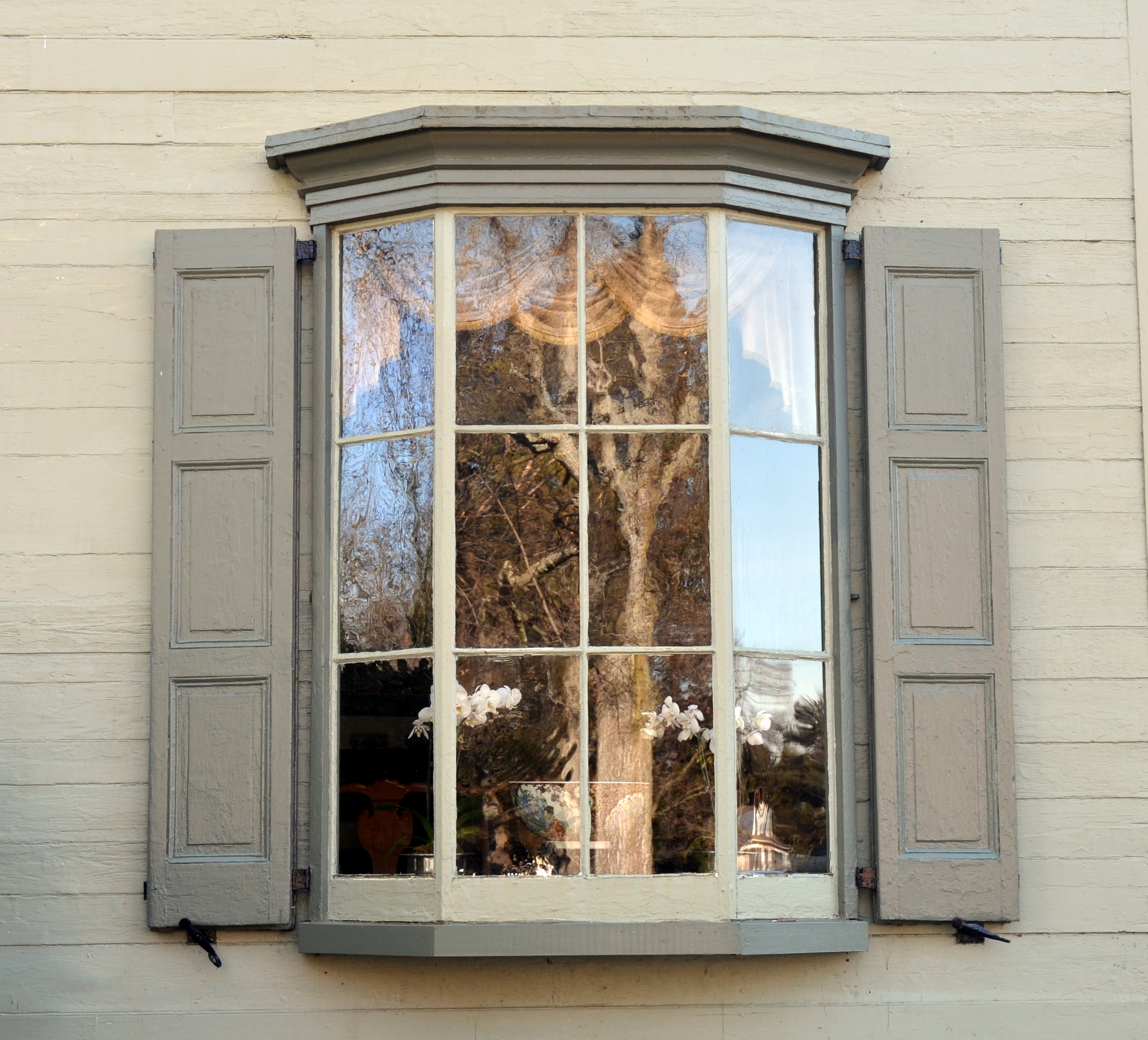Window Chezza through a window. odessa. | chestercountyramblings